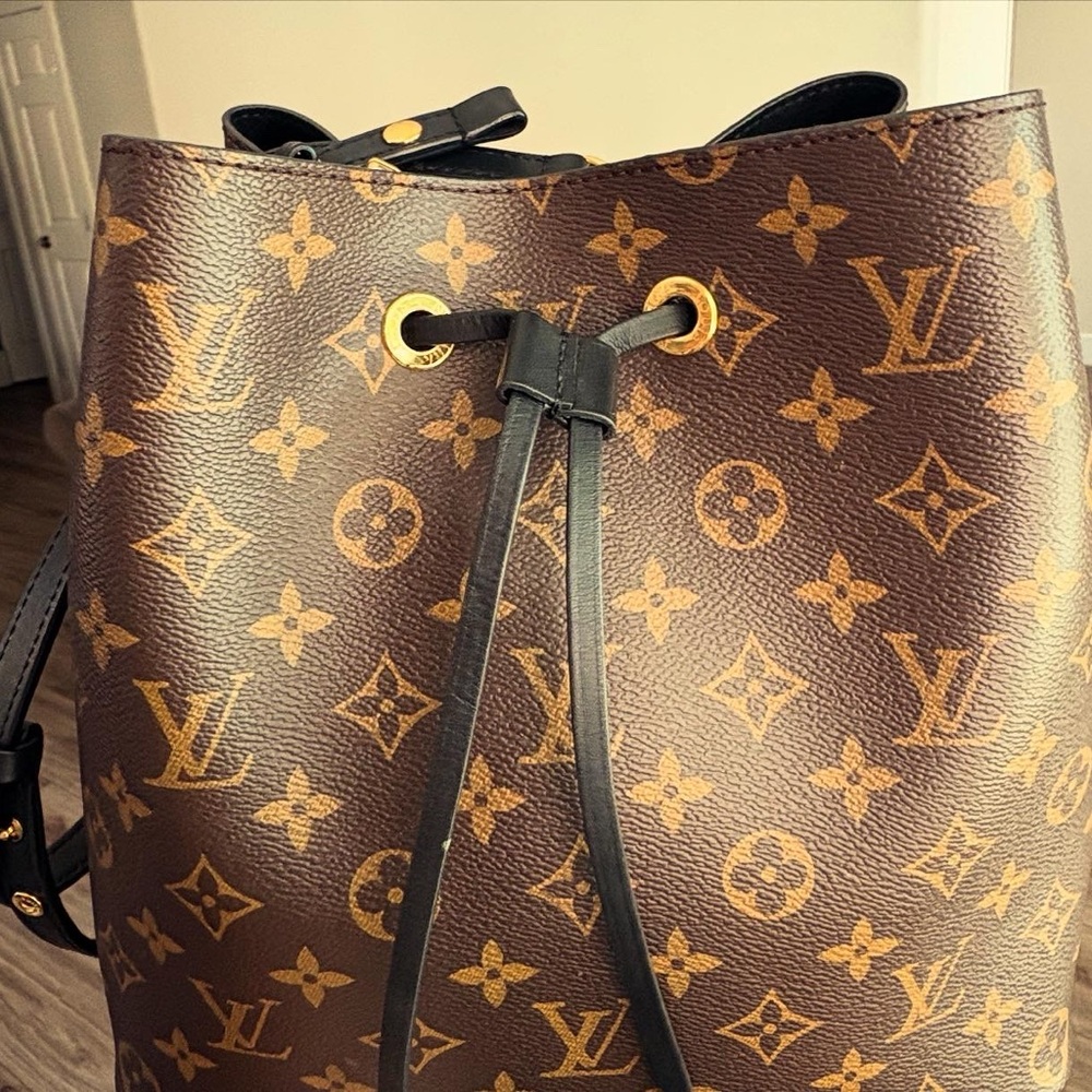 Authentic Louis Vuitton Monogram Neo Noe MM